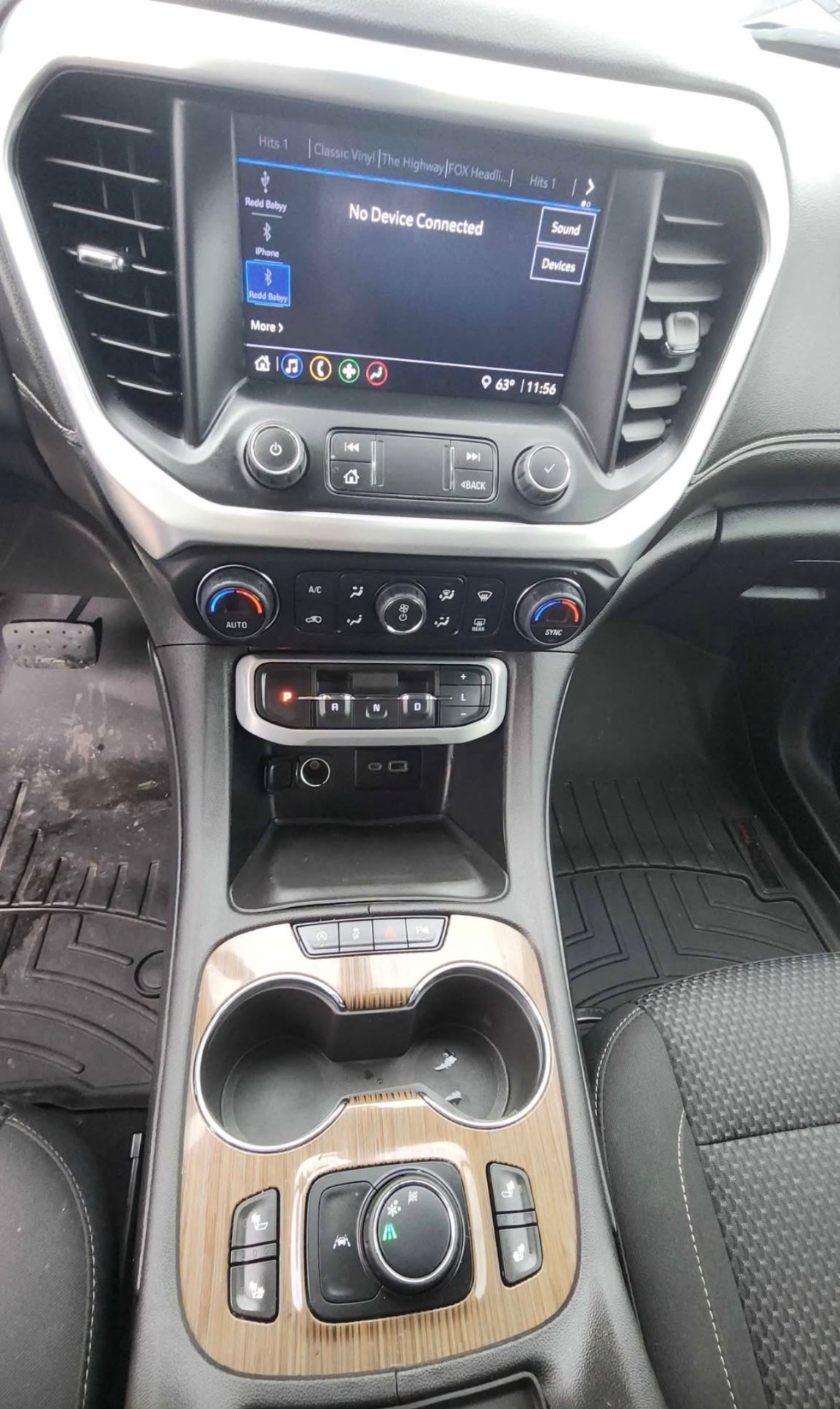 2022 GMC Acadia — photo 7 of 10