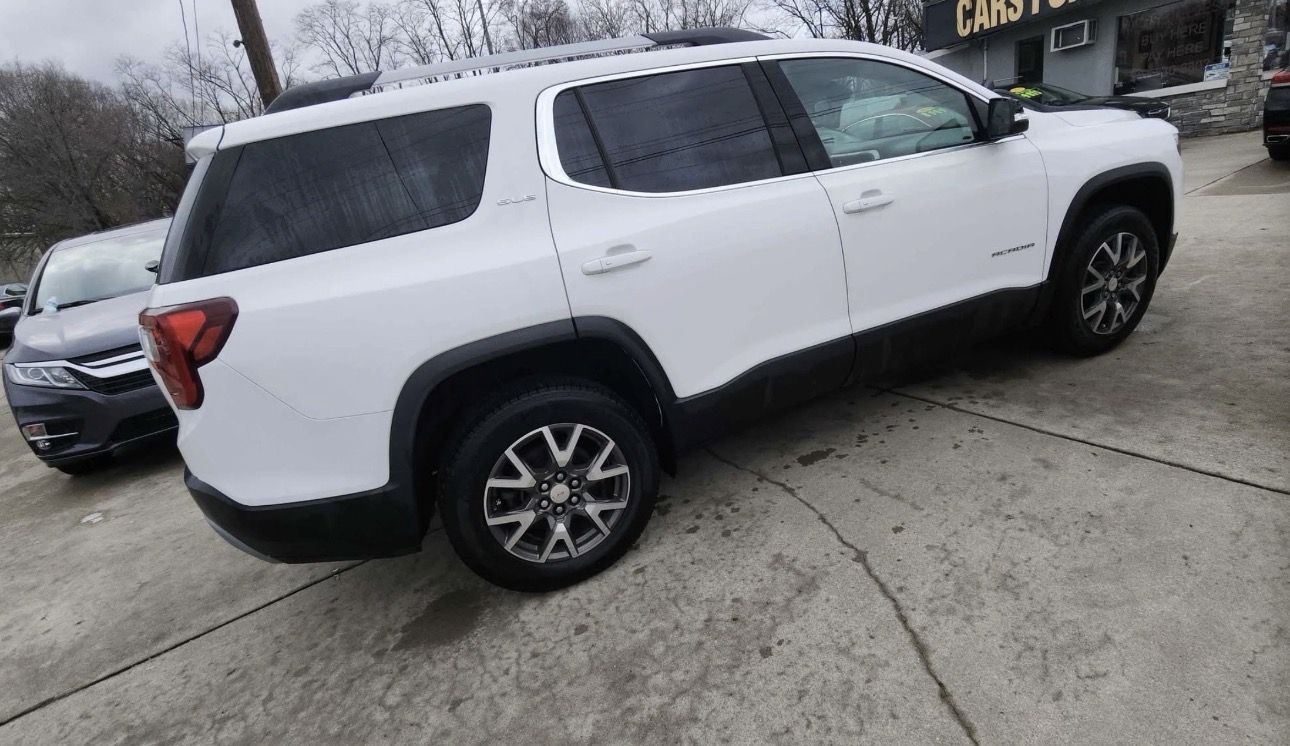 2022 GMC Acadia — photo 4 of 10