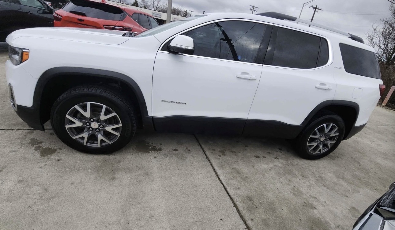 2022 GMC Acadia — photo 3 of 10