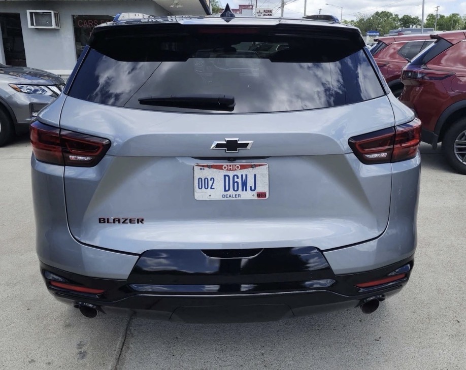 2024 Chevrolet Blazer — photo 2 of 7