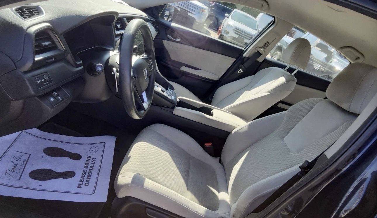 2019 Honda Insight — photo 6 of 10