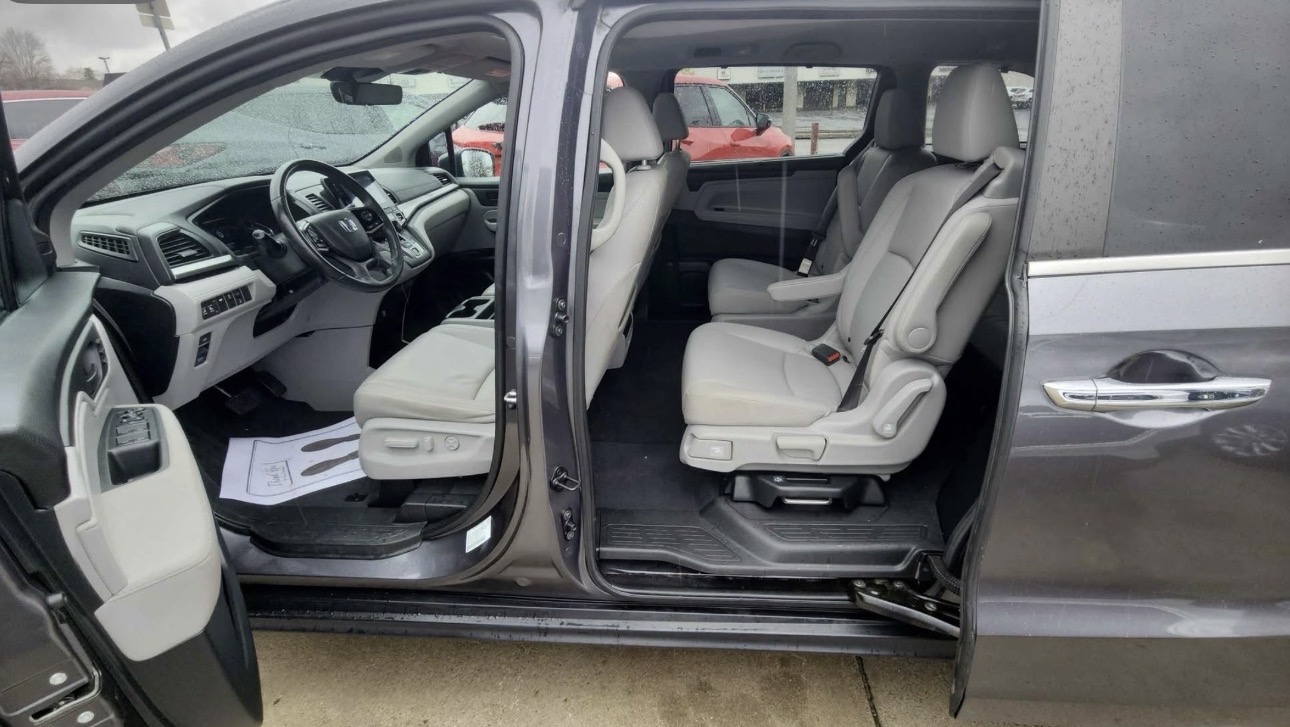 2019 Honda Odyssey — photo 4 of 6