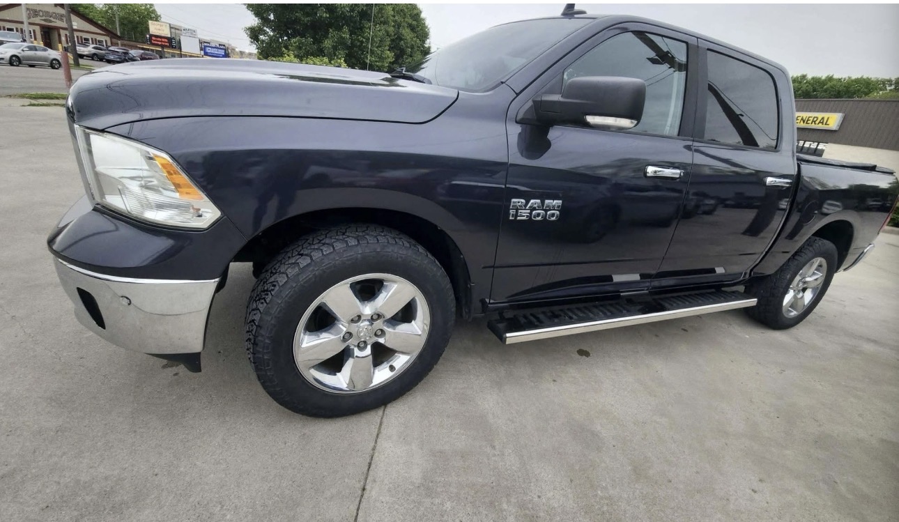 2017 Dodge Ram 1500 — photo 3 of 8