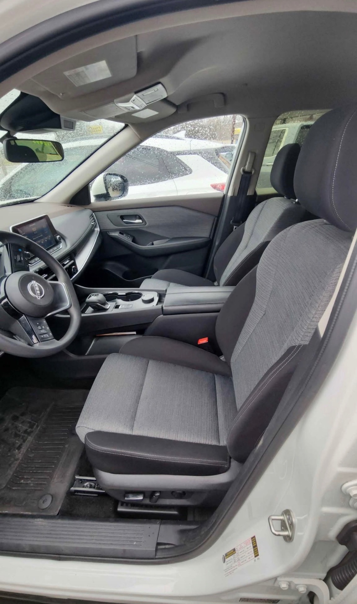2023 Nissan Rogue — photo 5 of 9