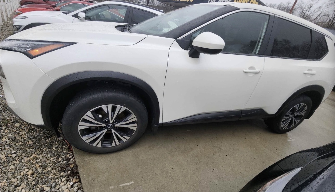 2023 Nissan Rogue — photo 4 of 9