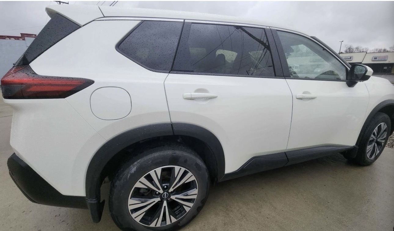 2023 Nissan Rogue — photo 3 of 9