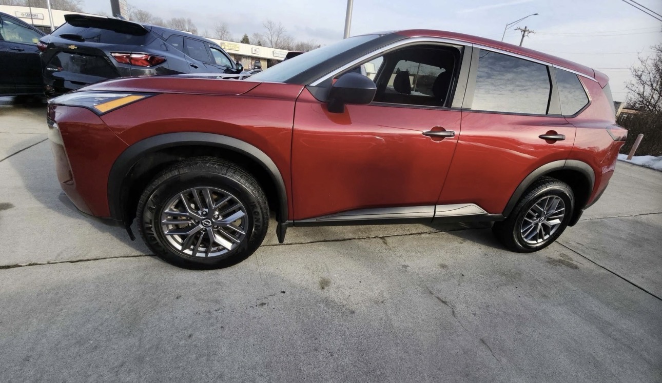 2023 Nissan Rogue — photo 4 of 10