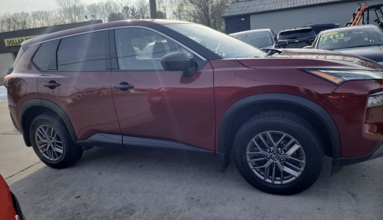 2023 Nissan Rogue — photo 3 of 10